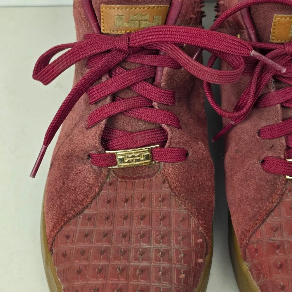 Nike‎ LeBron 13 Lifestyle Team Red Gum Brown Suede Studded 806396-600 Mens 8